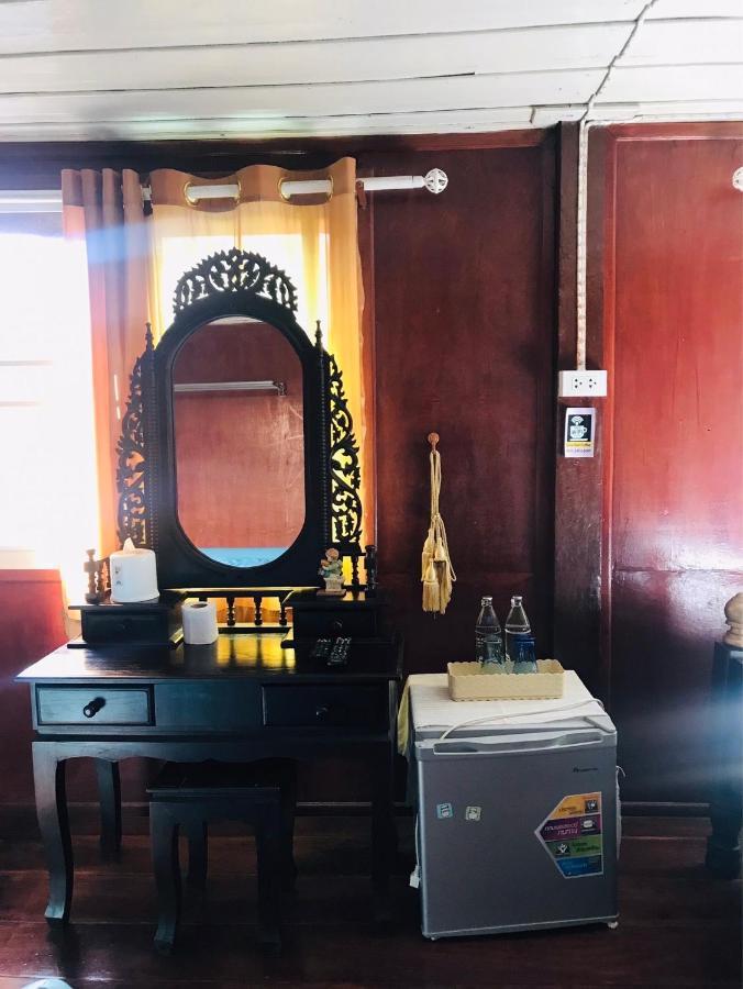 Solarcell Walking Street Homestay - โซล่าเซลล์ถนนคนเดินโฮมสเตย์ Ban Nong Nam Khan Zewnętrze zdjęcie