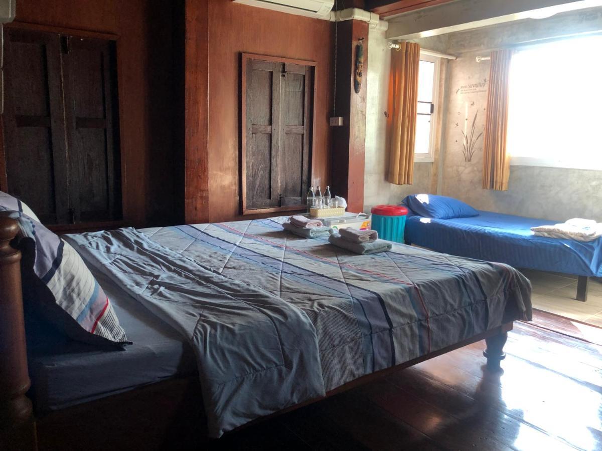 Solarcell Walking Street Homestay - โซล่าเซลล์ถนนคนเดินโฮมสเตย์ Ban Nong Nam Khan Zewnętrze zdjęcie