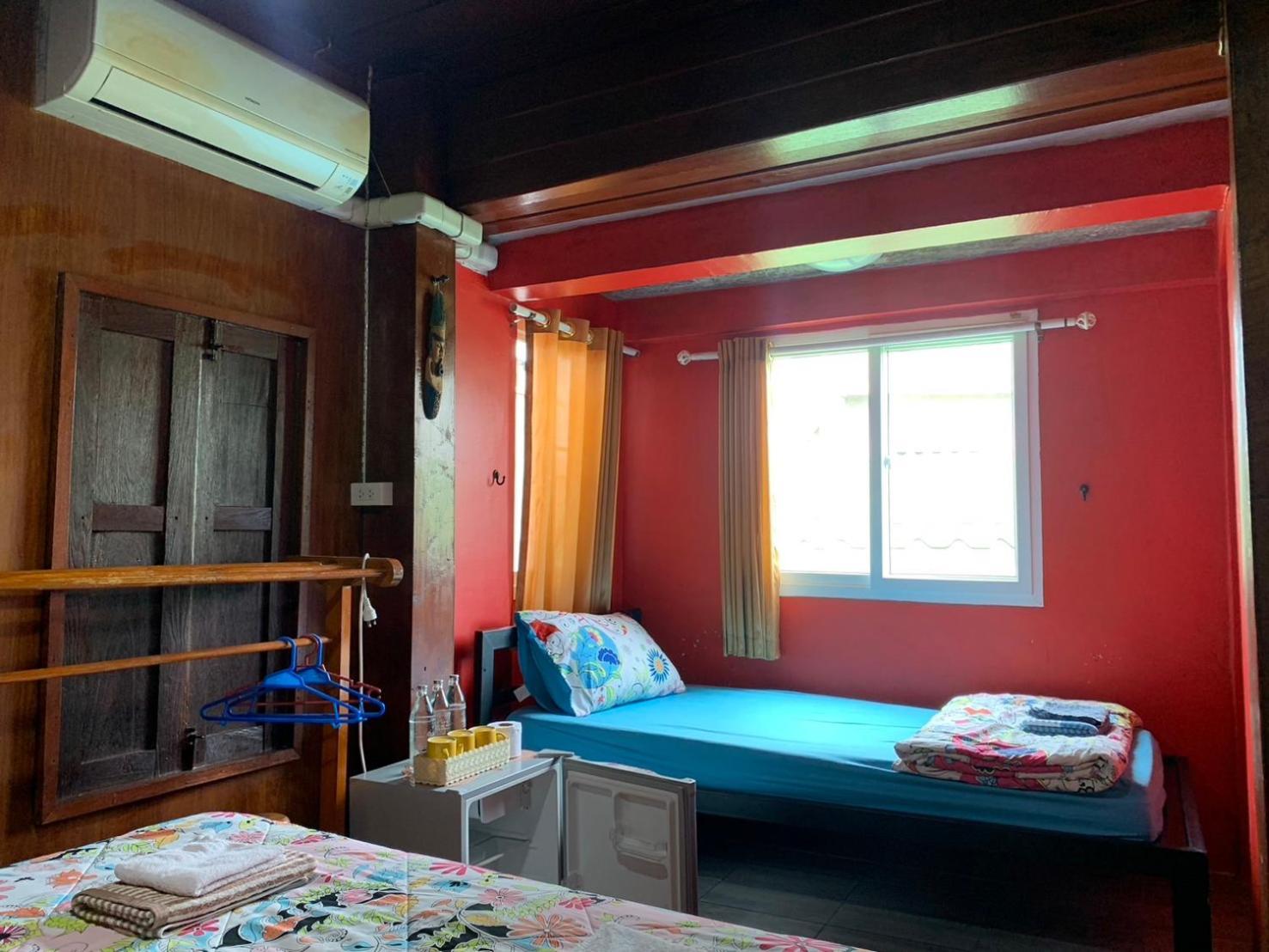 Solarcell Walking Street Homestay - โซล่าเซลล์ถนนคนเดินโฮมสเตย์ Ban Nong Nam Khan Zewnętrze zdjęcie